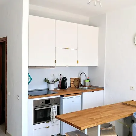 Cozy In A Quiet Residential Area Апартаменты *